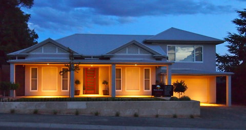 Bishop Building - Builders Byron Bay 0