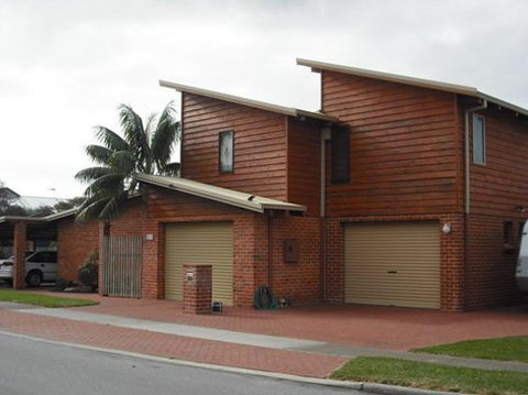 Docking A.R. & D.A. - Builders Byron Bay 1